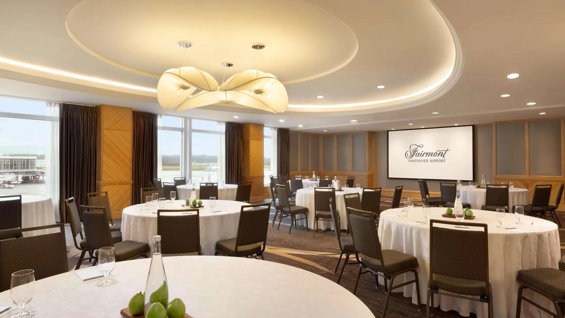 Fairmont Vancouver Airport In-Terminal Hotel Richmond 5*,  Canada