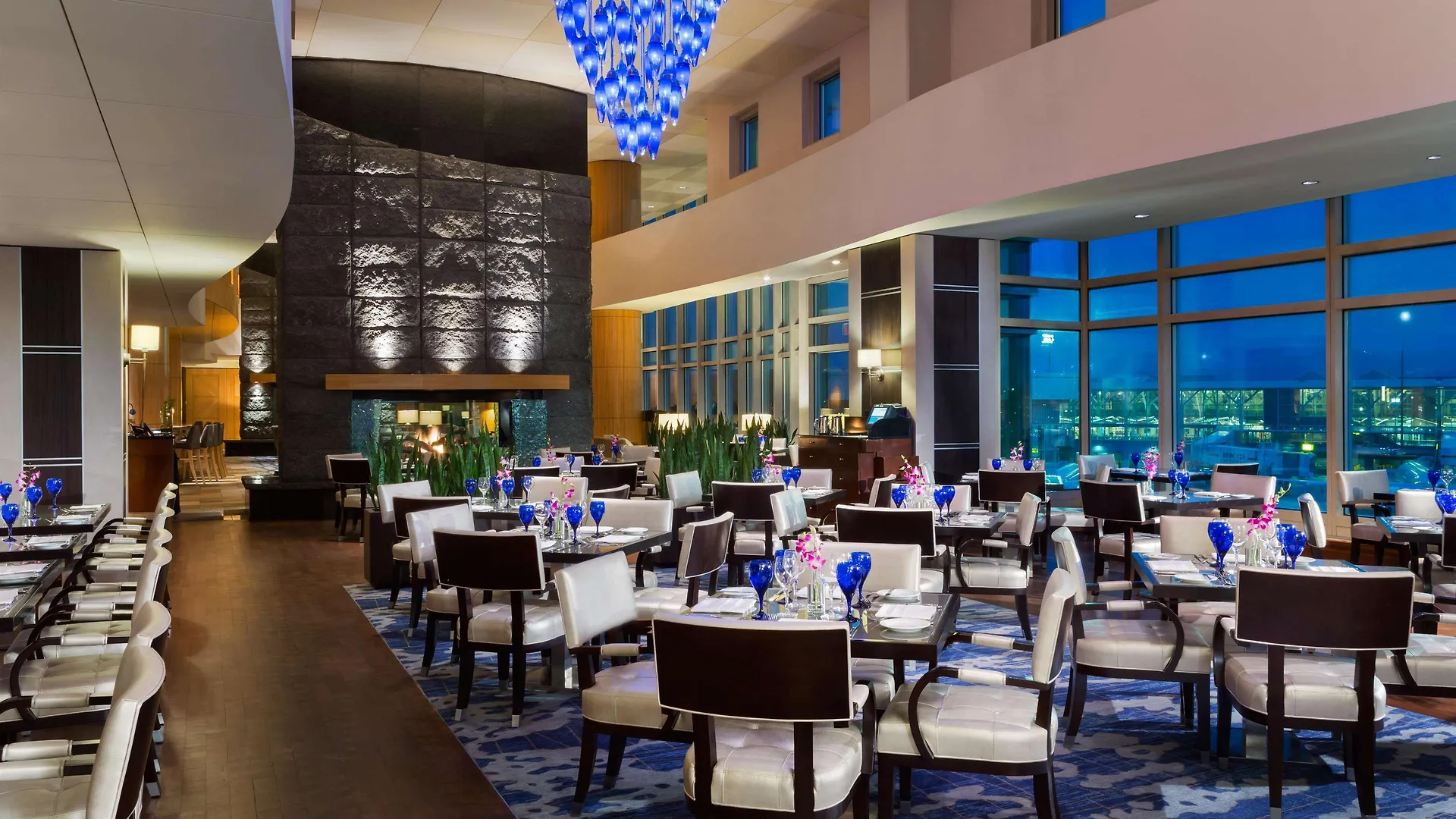 Fairmont Vancouver Airport In-Terminal Hotel Richmond Canada