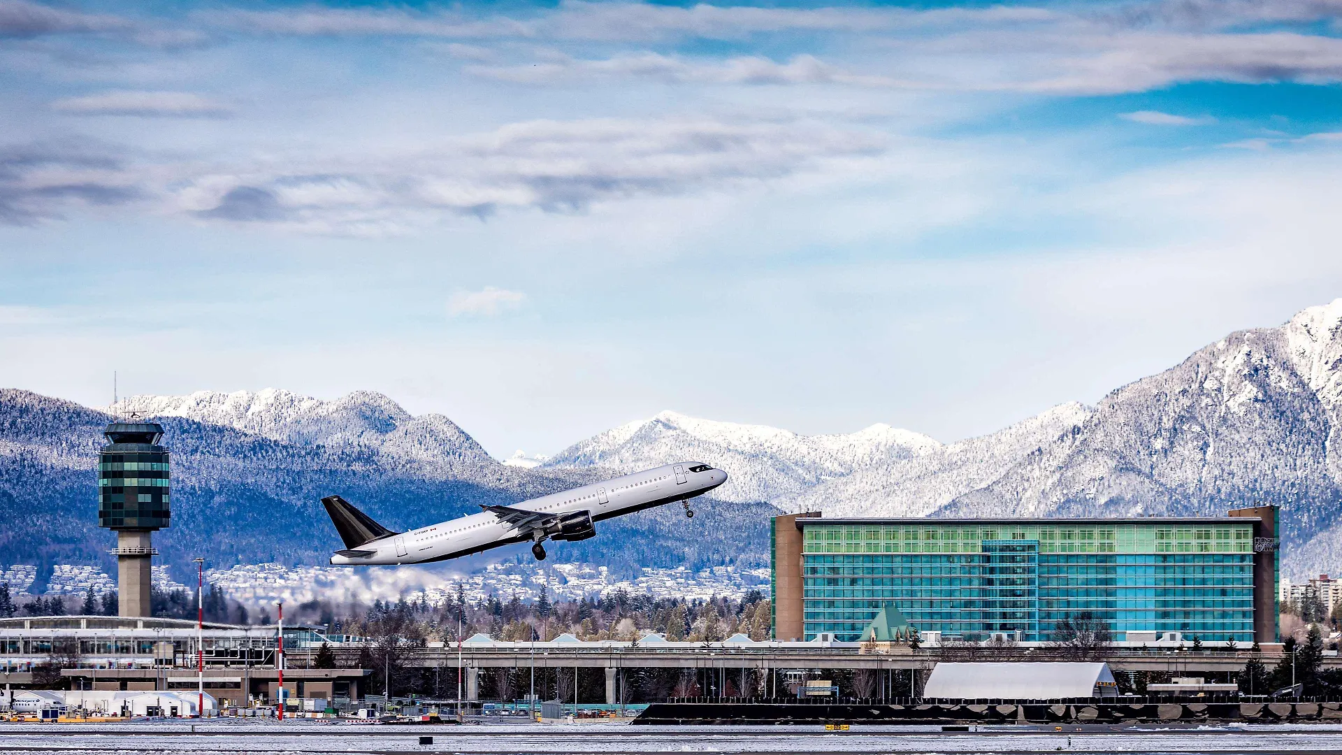 Fairmont Vancouver Airport In-Terminal Hotel Richmond 5*,  Canada