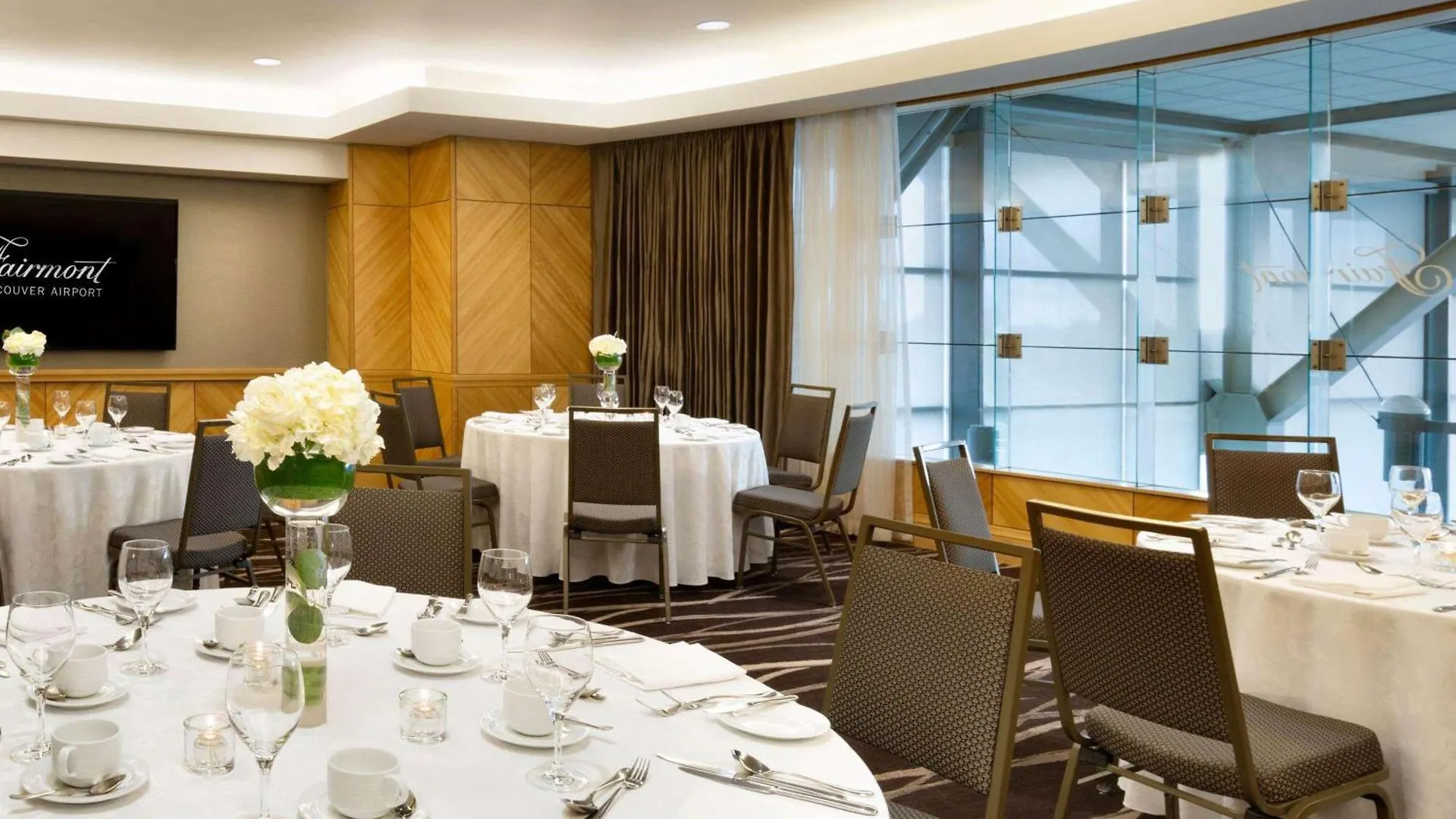 Fairmont Vancouver Airport In-Terminal Hotel Richmond 5*,  Canada