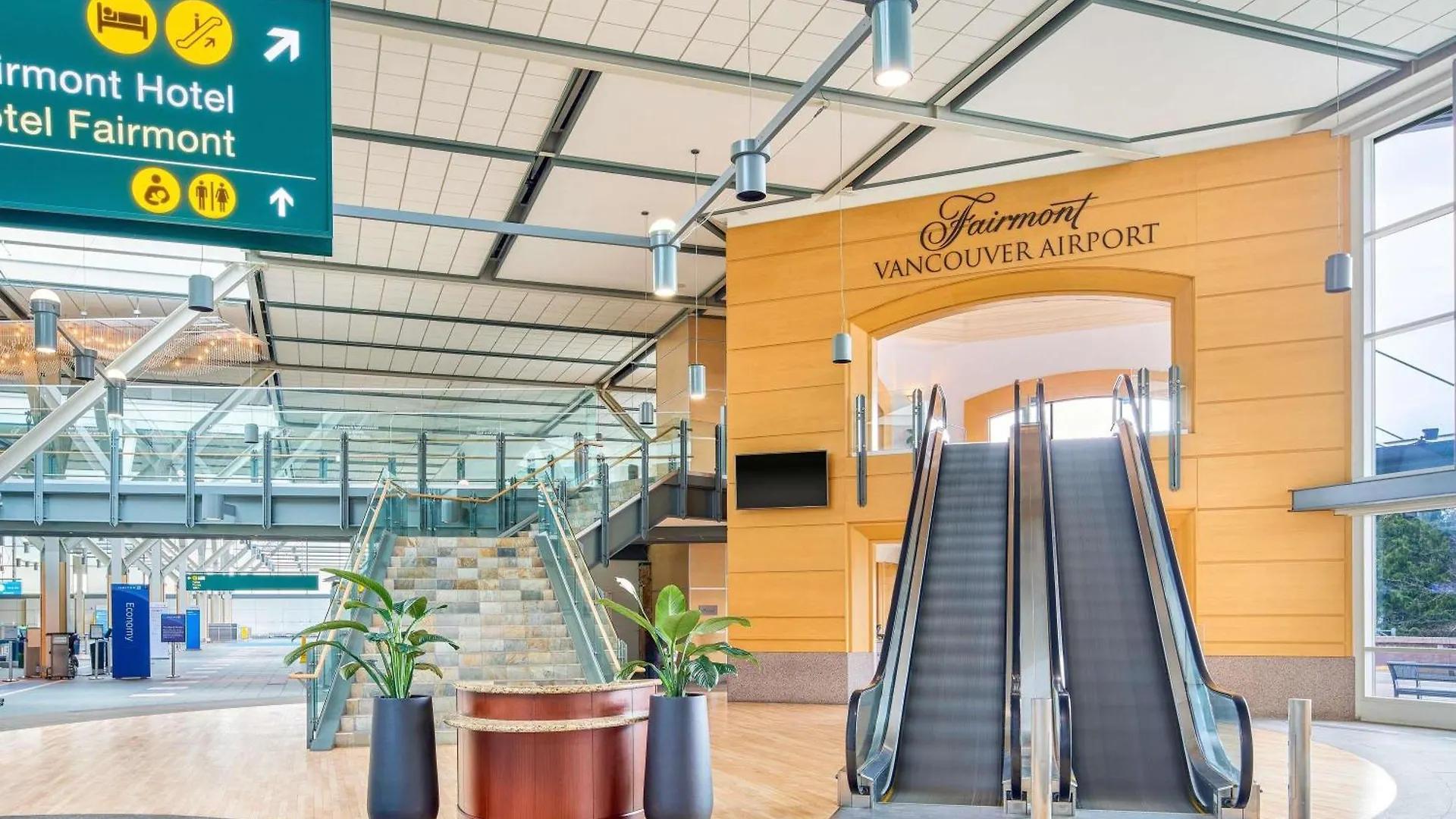 Fairmont Vancouver Airport In-Terminal Hotel Richmond 5*,  Canada