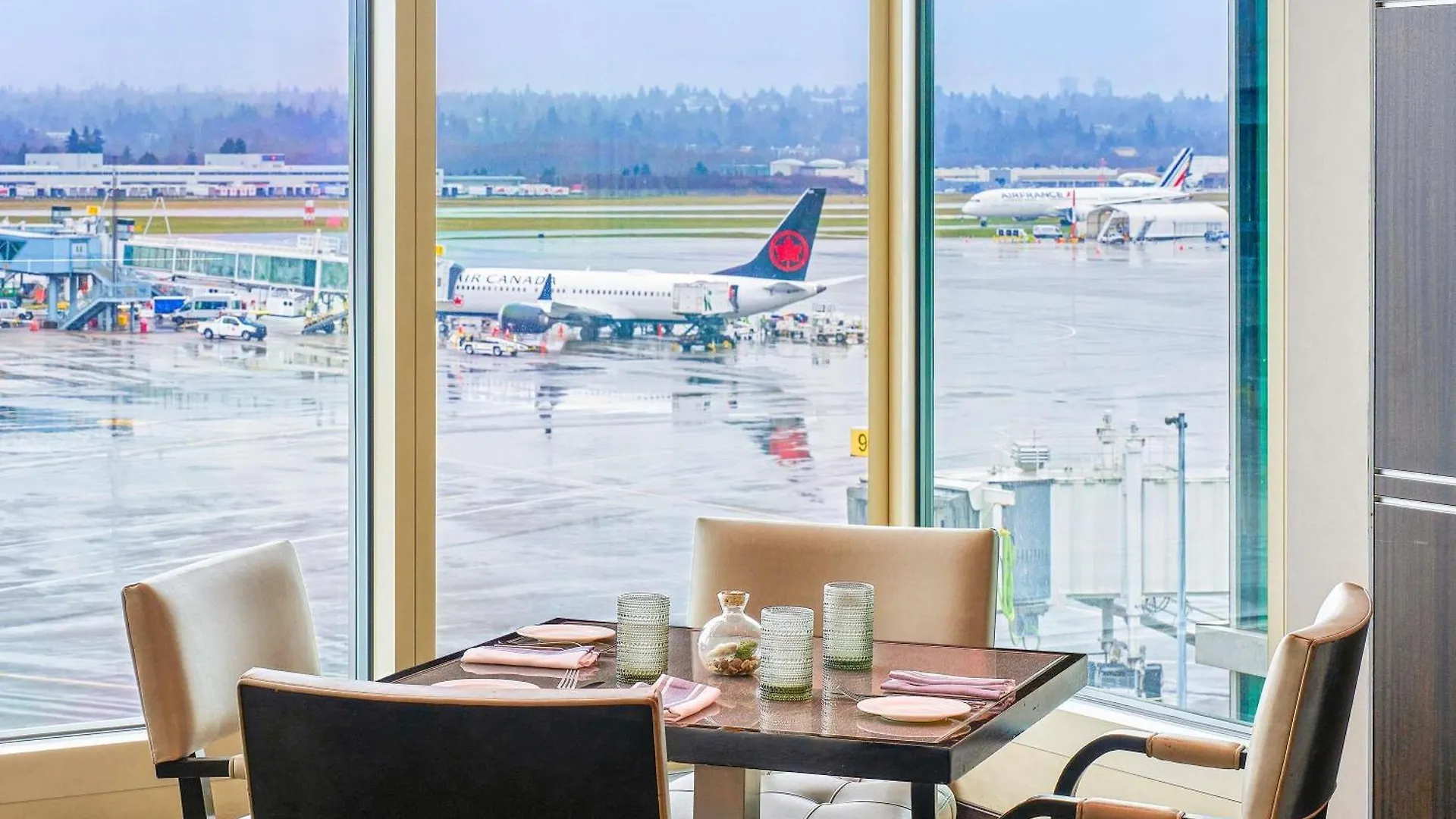 Fairmont Vancouver Airport In-Terminal Hotel Richmond 5*,