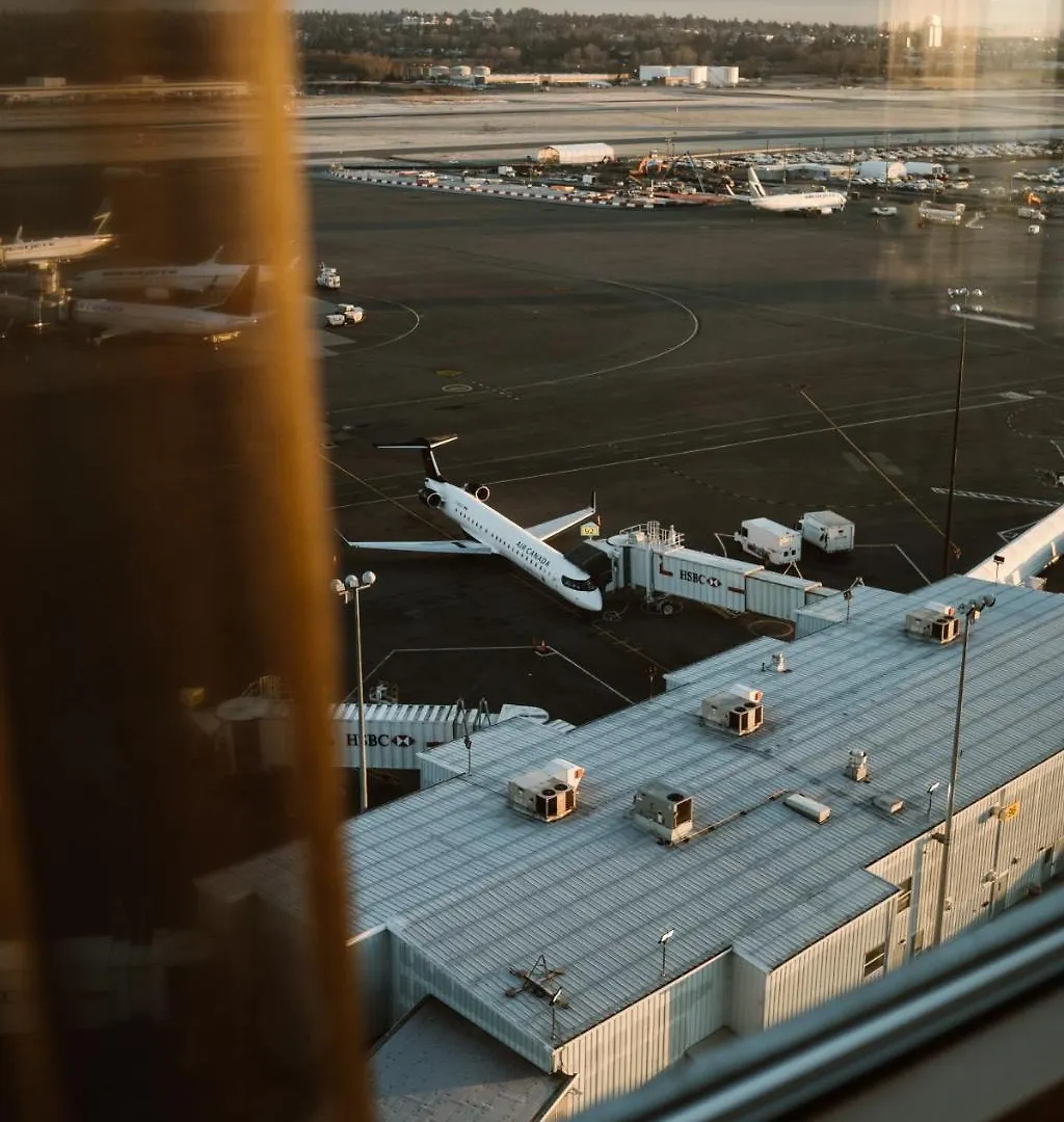 Fairmont Vancouver Airport In-Terminal Hotel Richmond 5*,